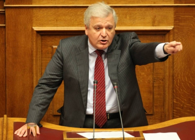 Κόντρα Πρωτόπαπα – ΝΔ για την εξεταστική για το έλλειμμα