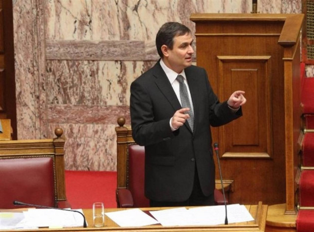 Βίντεο: Σφοδρή κόντρα Ροντούλη – Σαχινίδη στην Βουλή