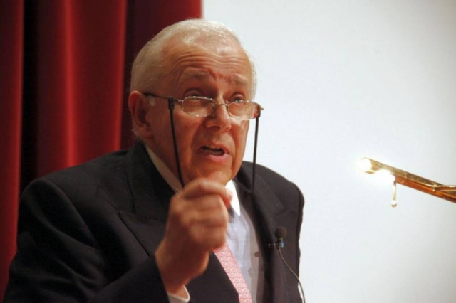 Σερ Β. Μαρκεζίνης: «Θα μείνω απλώς άγαμος»