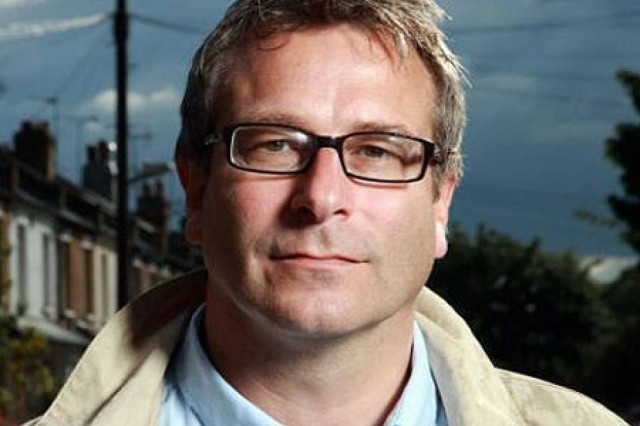 Τζον Χένλεϊ: Ο ρεπόρτερ του Guardian που «κατάλαβε» τους Έλληνες