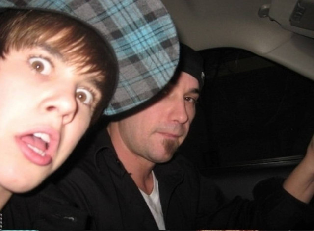 Πώς να μιλήσετε στον γιό σας για το σεξ χωρίς να τον φέρετε σε δύσκολη θέση