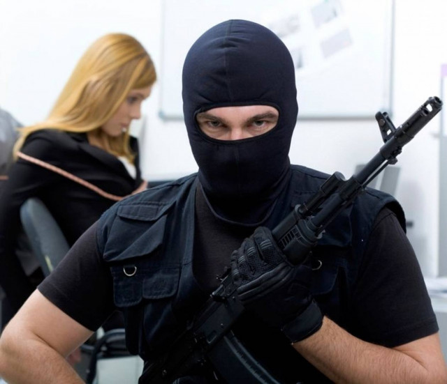 Ληστεία με καλάσνικοφ σε χρυσοχοείο