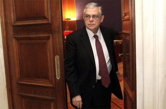 Βλέπει Παπαρήγα – Τσίπρα ο Παπαδήμος