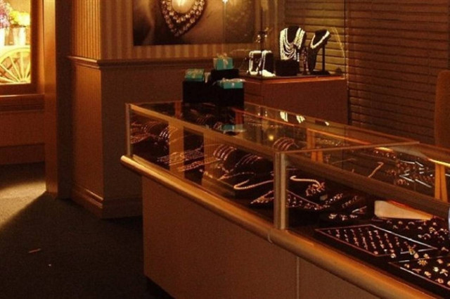 «Σήκωσαν» κοσμηματοπωλείο στη Ν. Ιωνία