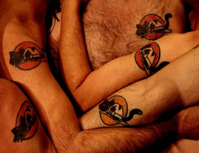 Οι Illegal Operation στο Six Dogs