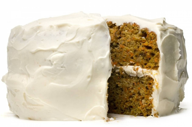 Εργένικες συνταγές: #134. Carrot Cake με frosting κρέμας βουτύρου
