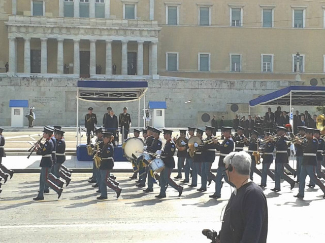Φωτορεπορτάζ: Σε εξέλιξη η στρατιωτική παρελάση