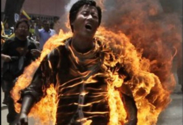 Σοκ από την αυτοπυρπόληση Θιβετιανού