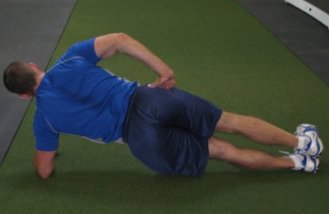 Ασκήσεις για πλάγιους κοιλιακούς: #2. Η πλάγια γέφυρα