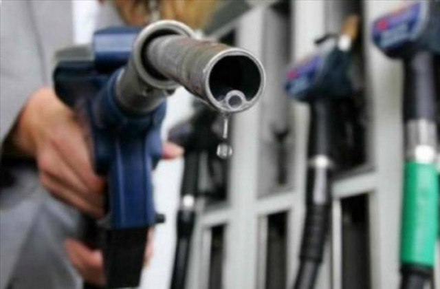 «Παράνομο ραντεβού» βυτιοφόρου με νταλίκα