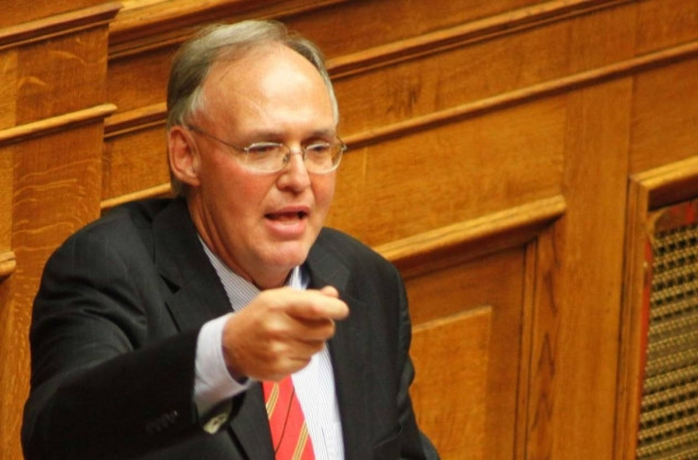 Ο Πέτρος Δούκας επανασυστήνει το Ε.Μ.ΠΡΟ.Σ.