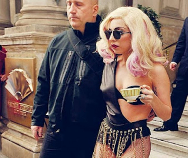 Το μήλο κάτω από τη μηλιά θα πέσει!