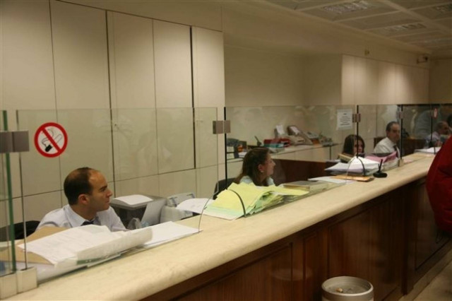 Με το σταγονόμετρο δίνουν τα δάνεια οι τράπεζες