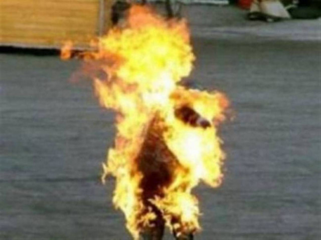 Aυτοπυρπολήθηκαν  λόγω οικονομικών προβλημάτων