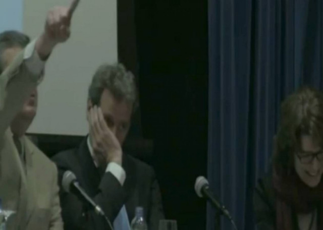 Βίντεο: Γέλια μετά την ερώτηση στον Τόμσεν για τη λιτότητα στην Ελλάδα