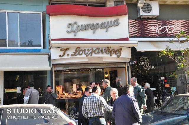 Βίντεο: Βροχή πυροβολισμών στο Άργος