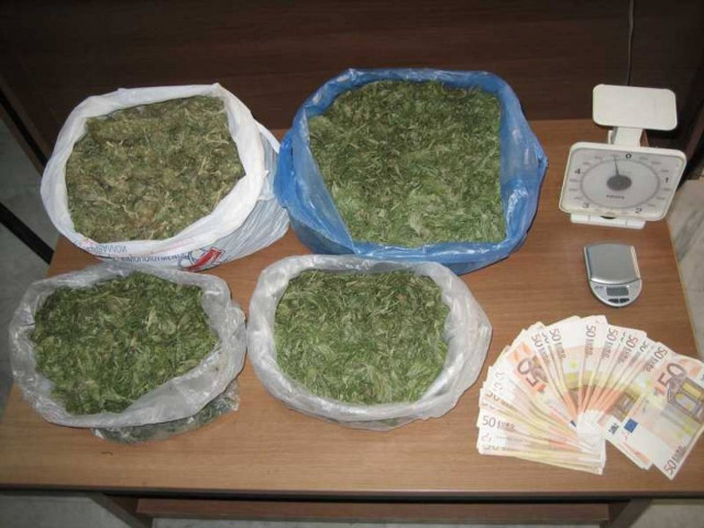 Πουλούσαν μεγάλες ποσότητες κάνναβης σε Κορινθία και Αχαΐα