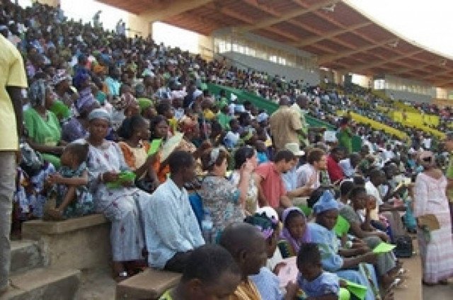 Χιλιάδες άνθρωποι προσευχήθηκαν για την ειρήνη