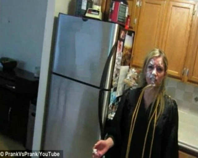 Έκανε 100 φάρσες στην κοπέλα του και τις ανέβασε στο Youtube!