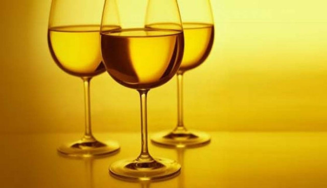 Πώς να επιλέξετε το σωστό κρασί για τους ανοιξιάτικους μήνες