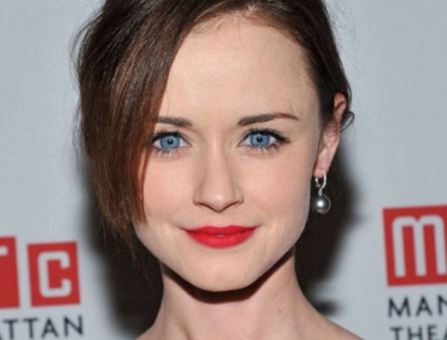 Κάντο όπως οι σταρ: τo κόκκινο ματ κραγιόν της άνοιξης