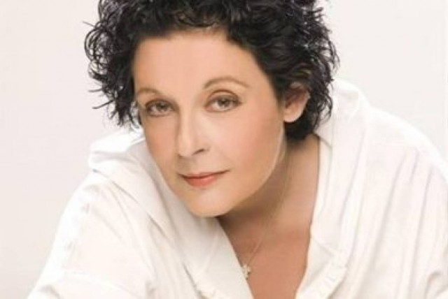 Τα «πήρε» άγρια η Κανέλλη σε ραδιοφωνική εκπομπή