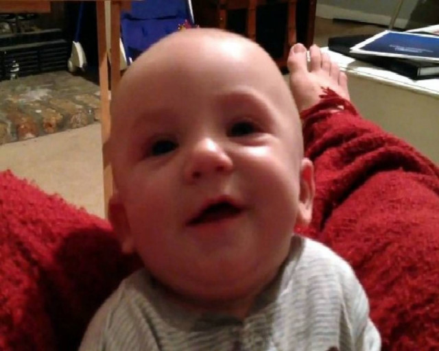 Τι συμβαίνει όταν ένας μπαμπάς κάνει φάρσα στον μικρό του γιο;