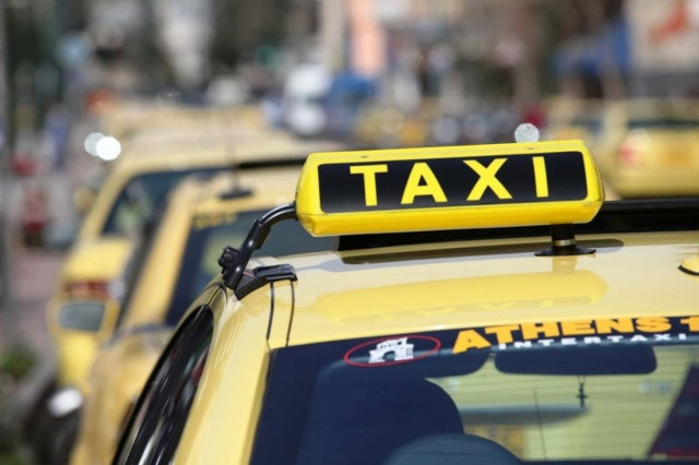 Στα χέρια των περιφερειαρχών οι άδειες ταξί