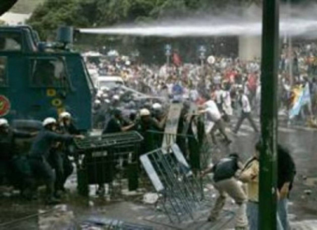 Επεισόδια έξω από τη βρετανική πρεσβεία στην Αργεντινή