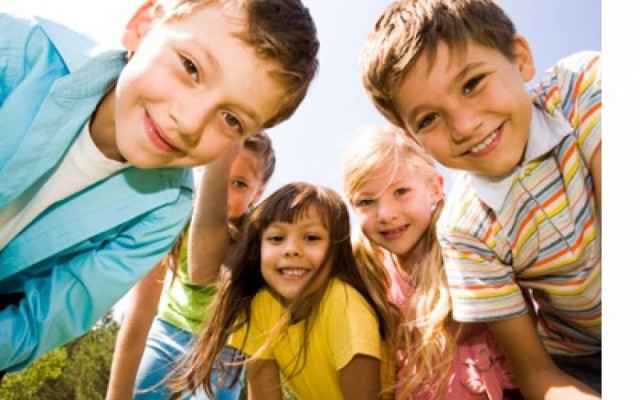 Πώς θα αναγνωρίσετε τα "ενδιάμεσα στάδια" στην ανάπτυξη του παιδιού σας