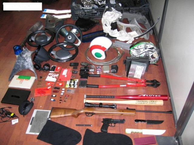 Απαιτούσαν χρήματα για τα αυτοκίνητα που είχαν κλέψει!