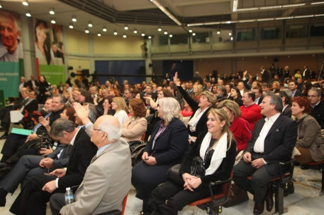 Αποχωρούν 15 μέλη του Εθνικού Συμβουλίου του ΠΑΣΟΚ