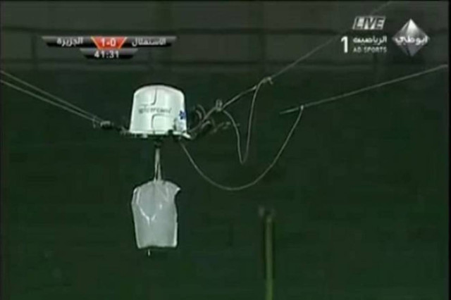 Ο τερματοφύλακας που τα έβαλε με την κάμερα-"αράχνη"