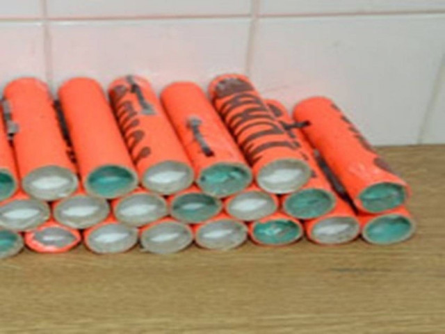 Σύλληψη για παράνομες κροτίδες