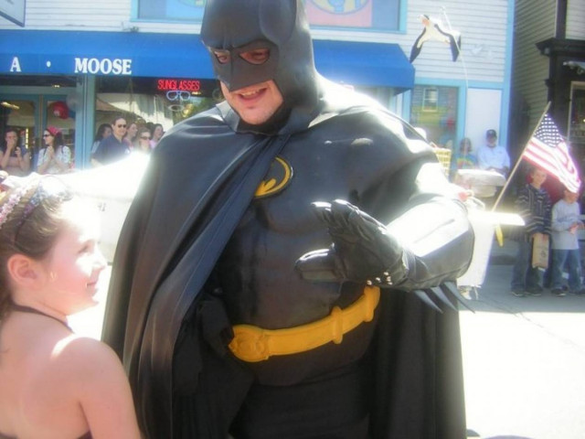 Συνέλαβαν τον Batman για τρομοκρατία!