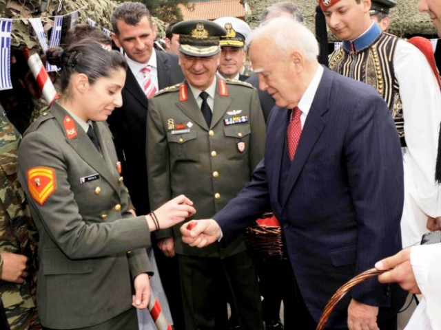 Σε στρατόπεδο της Ημαθίας ο Κ. Παπούλιας το Πάσχα