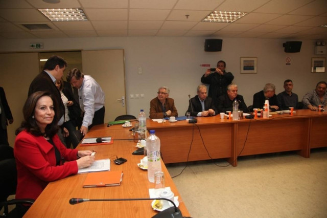 Σε εξέλιξη η κρίσιμη συνάντηση Διαμαντοπούλου-ΠΝΟ