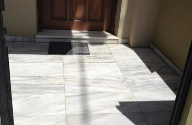 «Ξήλωσαν» ακόμα και την …πόρτα!