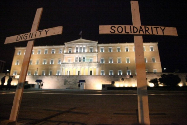 Σταυροί διαμαρτυρίας στο Σύνταγμα