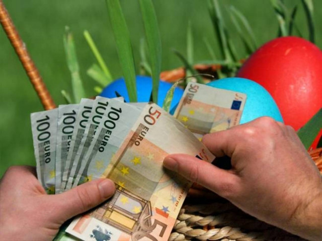 Οι μειώσεις μισθών «κουρεύουν» το δώρο του Πάσχα
