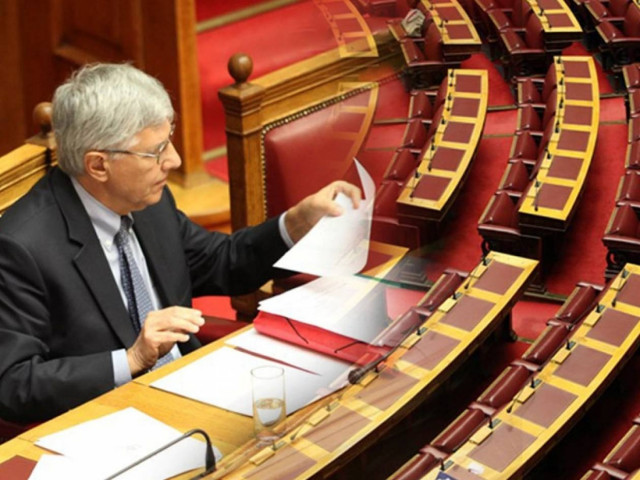 Με απουσίες «πέρασε» η (ν)τροπολογία για την επιδότηση κομμάτων