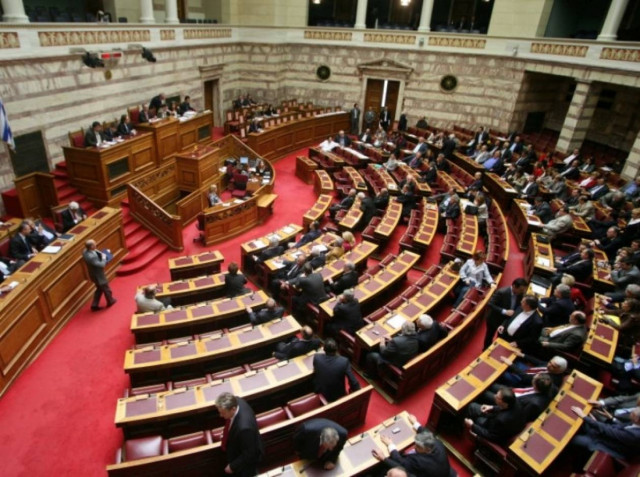 Κόντρα στη Βουλή για τους λαθρομετανάστες