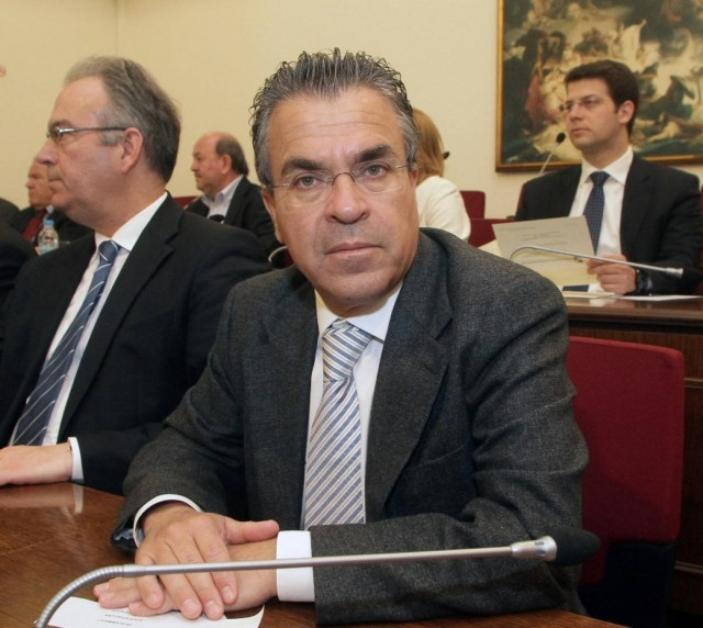 Αιχμές Ντινόπουλου για τις δημοσκοπήσεις