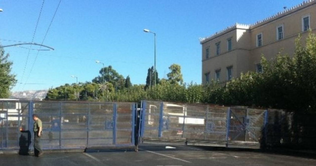 45 μέτρα σύρμα για τη Βουλή