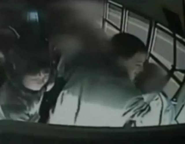 Ανήλικος σταμάτησε το λεωφορείο πριν την σύγκρουση