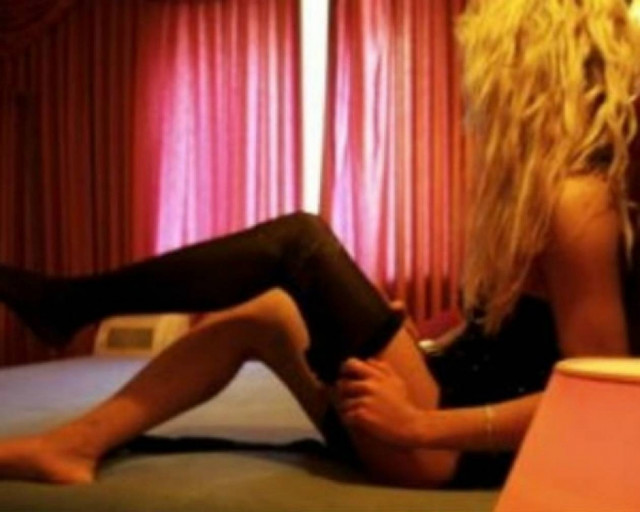 Ποια Ελληνίδα top model είναι διαθέσιμη σε διεθνές site για call girls