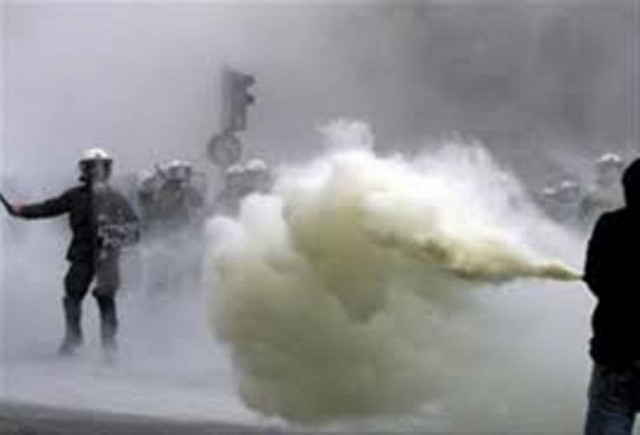 Παραβίαση ανθρώπινων δικαιωμάτων η ρίψη δακρυγόνων