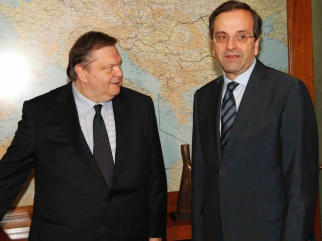 Τριπλό χτύπημα στον Βενιζέλο