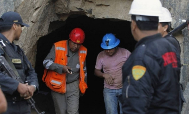 Απεγκλωβίστηκαν 9 εργάτες ορυχείου στο Περού