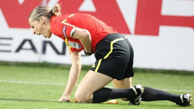 Κάτω τα χέρια από το αυτοδιοίκητο του ποδοσφαίρου!